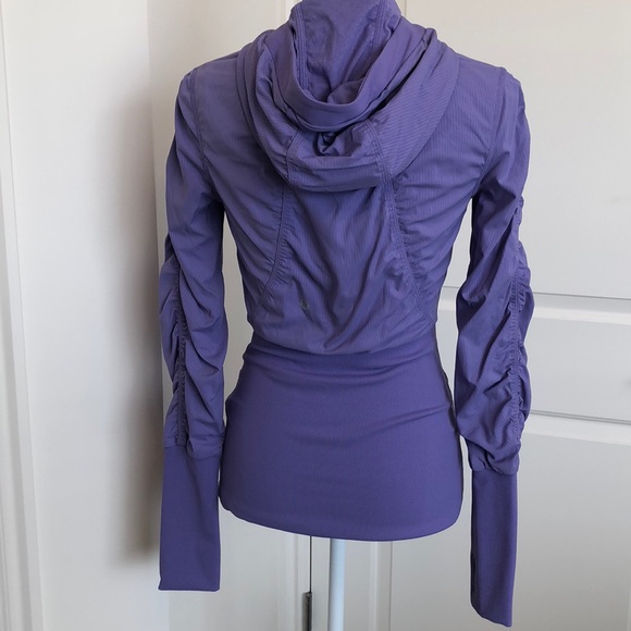 Lululemon Reversible Scuba - Picture 3 of 6